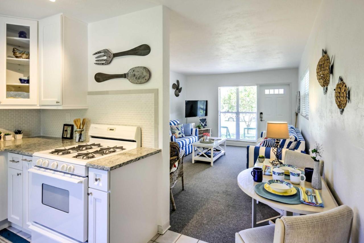 New Smyrna Beach Abode With Fire Pit, Walk To Beach! Eksteriør bilde