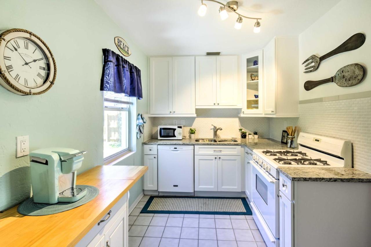 New Smyrna Beach Abode With Fire Pit, Walk To Beach! Eksteriør bilde